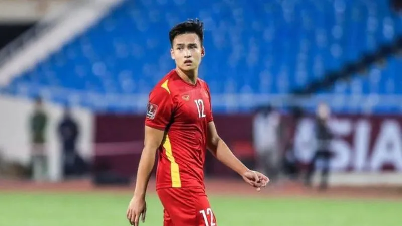 Bùi Hoàng Việt Anh sở hữu thân hình cao to với chiều cao 1m84