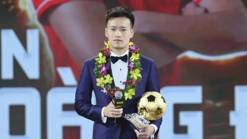 Nguyễn Hoàng Đức nhận quả bóng vàng năm 2023